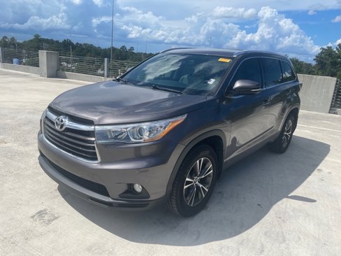 Used 2016 Toyota Highlander XLE image 3