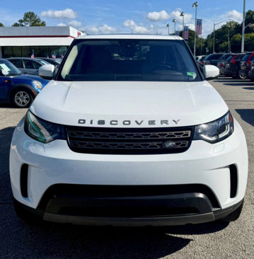 Used 2020 Land Rover Discovery SE image 2