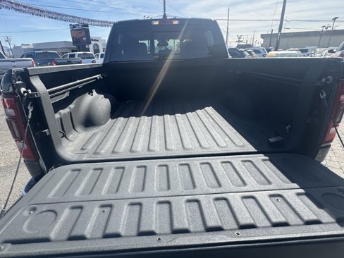 Used 2019 RAM 1500 Laramie image 17