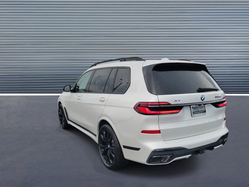 New 2026 BMW X7 M60i image 4