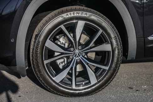 New 2025 Volkswagen Atlas SEL Premium R-Line image 5