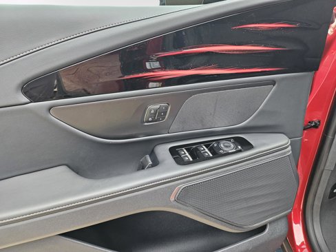 New 2025 Lincoln Nautilus Premier w/ Jet Appearance Package image 11