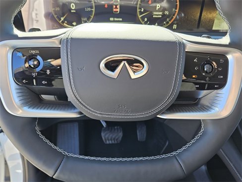 New 2025 INFINITI QX80 Sensory image 12
