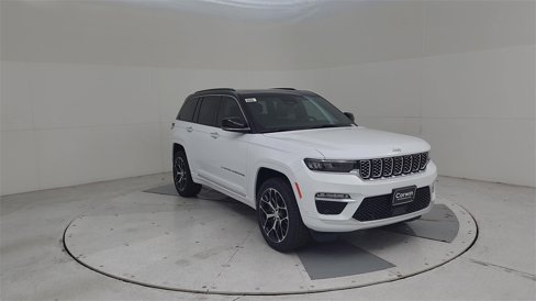 New 2025 Jeep Grand Cherokee Summit image 3