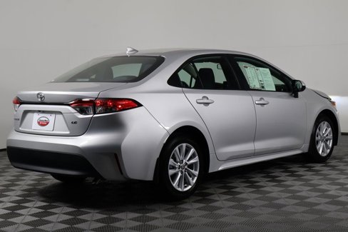 Used 2025 Toyota Corolla LE image 4
