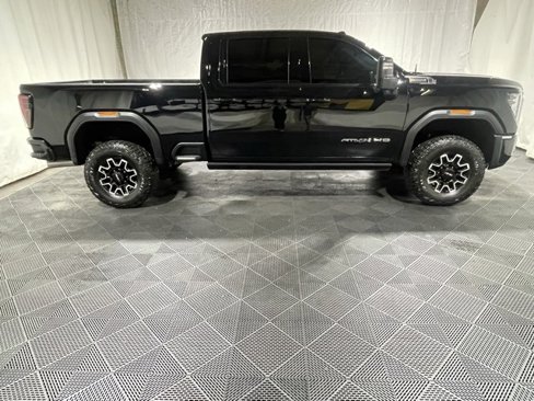Used 2025 GMC Sierra 2500 AT4X image 4