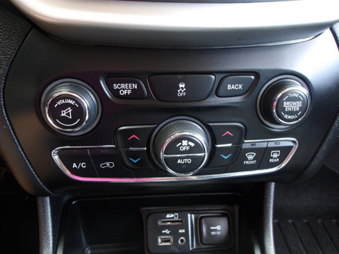 Used 2014 Jeep Cherokee Limited image 15