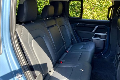 New 2024 Land Rover Defender 110 SE image 7