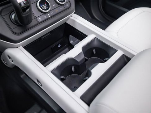 New 2026 Land Rover Defender 110 S image 32