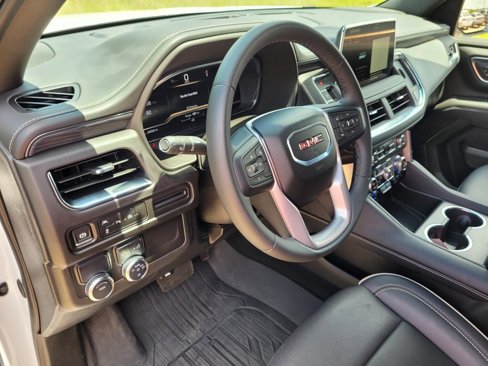 Used 2024 GMC Yukon SLT image 10
