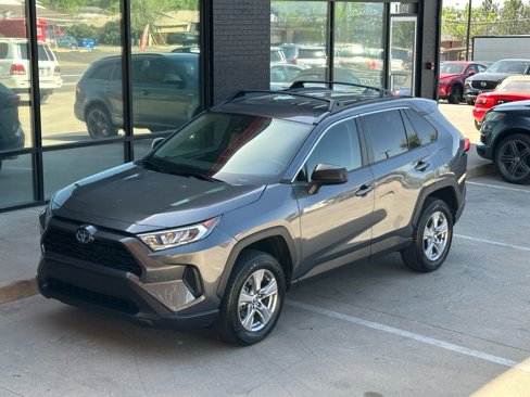 Used 2022 Toyota RAV4 LE image 17