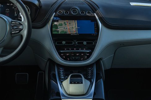 Used 2021 Aston Martin DBX image 18