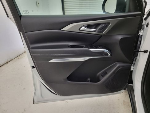 Certified 2025 Chevrolet Traverse LT image 24