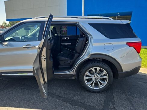 Used 2023 Ford Explorer Limited image 14