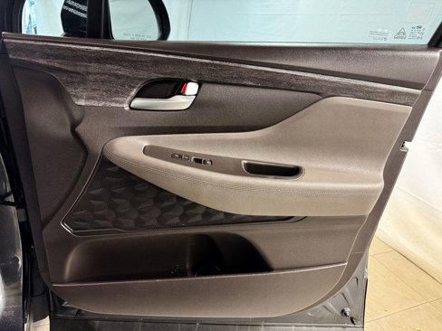 Used 2020 Hyundai Santa Fe SE image 17