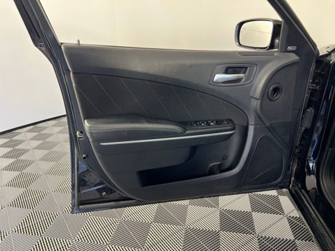 Used 2023 Dodge Charger SXT image 9