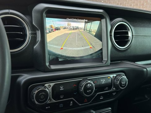 Used 2023 Jeep Wrangler Unlimited Sahara image 22