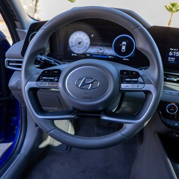 Used 2023 Hyundai Elantra SEL w/ Convenience Package image 12