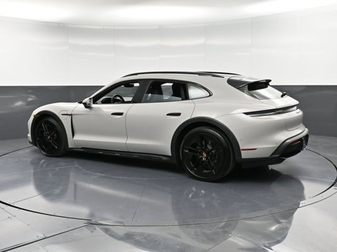 New 2025 Porsche Taycan 4S image 3