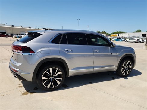 New 2025 Volkswagen Atlas Cross Sport SEL Premium R-Line image 2
