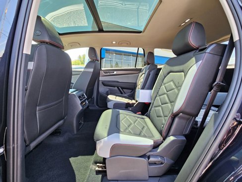 New 2025 Volkswagen Atlas Peak Edition SE image 25