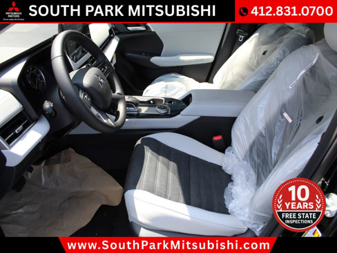 New 2025 Mitsubishi Outlander SE image 12