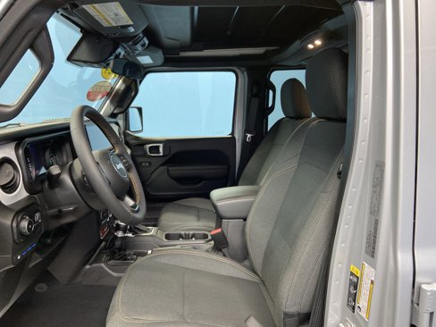 Certified 2024 Jeep Wrangler Willys image 9