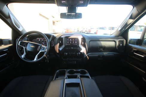 Used 2022 Chevrolet Silverado 2500 Custom w/ Custom Value Package image 12