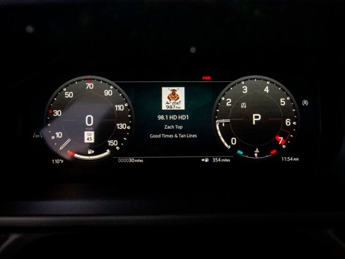 New 2025 Land Rover Defender 130 X-Dynamic SE image 9