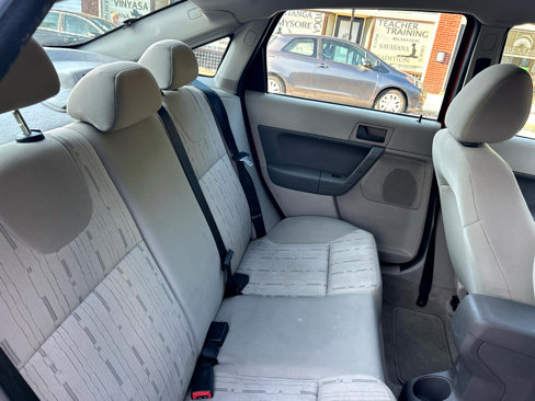 Used 2009 Ford Focus SE image 13