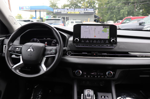 Used 2024 Mitsubishi Outlander 4WD Plug-In Hybrid image 18