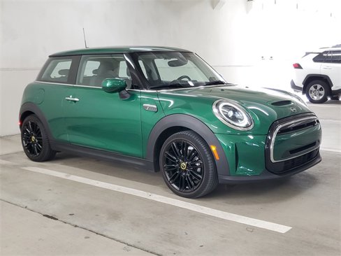 Certified 2024 MINI Cooper SE image 3