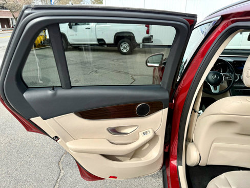Used 2020 Mercedes-Benz GLC 300 4MATIC image 18