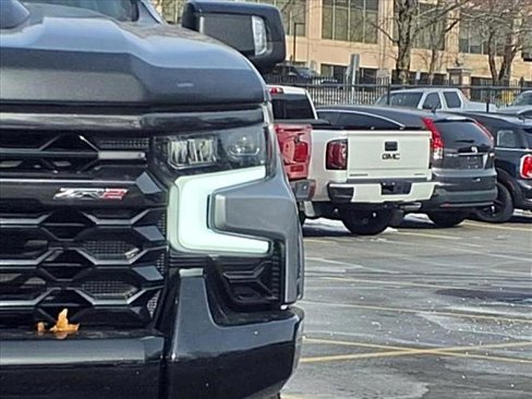Used 2023 Chevrolet Silverado 1500 ZR2 image 5
