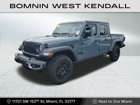 Used 2025 Jeep Gladiator Sport image 2