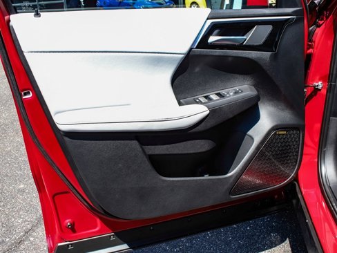 New 2025 Mitsubishi Outlander SE image 8