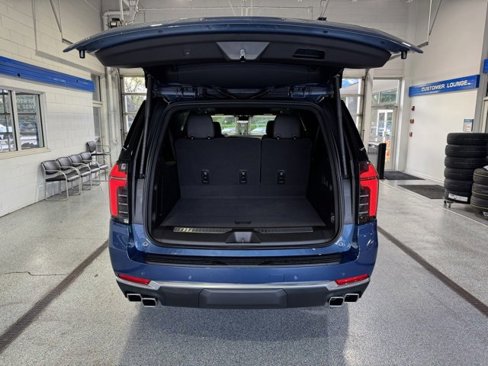 New 2026 Chevrolet Suburban High Country image 12
