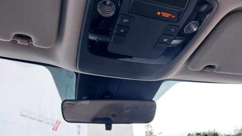 Used 2024 Kia Carnival LX image 32