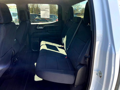 Used 2023 GMC Sierra 1500 SLE image 13