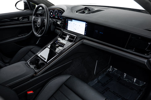 Certified 2025 Porsche Panamera Turbo image 13