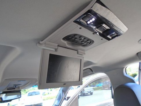 Used 2017 Chevrolet Suburban LT image 28