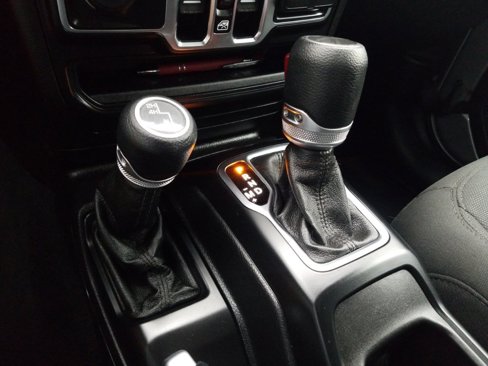 Used 2021 Jeep Gladiator Sport image 11