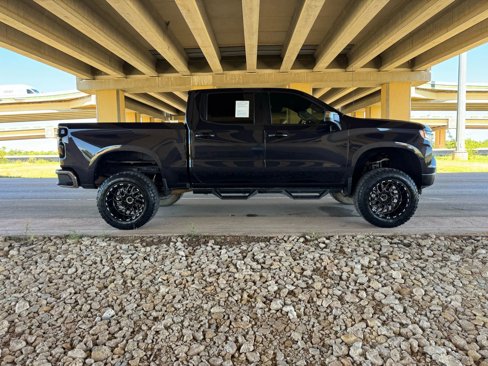 Used 2022 Chevrolet Silverado 1500 LT w/ Z71 Off-Road Package image 2
