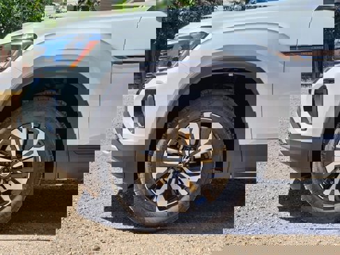 New 2026 Volkswagen Atlas Cross Sport SE image 9