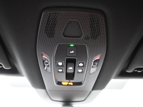 Certified 2025 Porsche Macan 4S Electric image 11