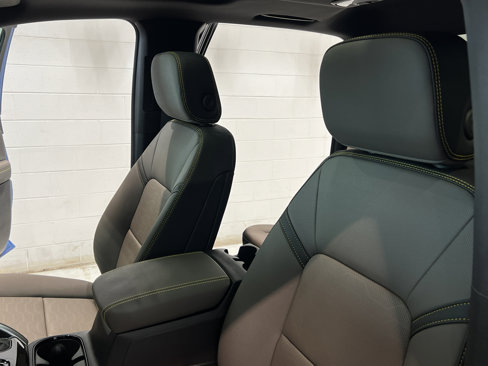 New 2025 Chevrolet Colorado ZR2 w/ Technology Package image 15