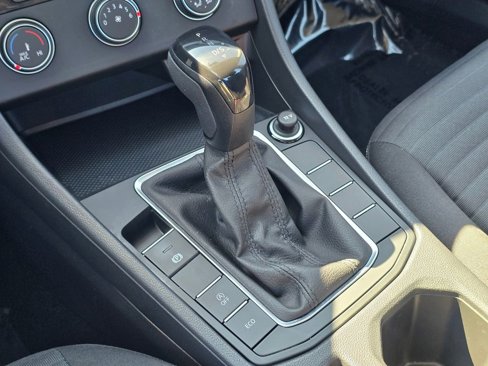 Used 2022 Volkswagen Jetta S image 35