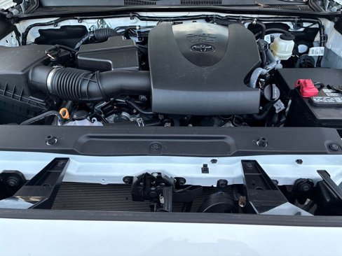 Used 2022 Toyota Tacoma SR5 w/ Technology Package image 22