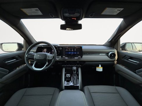 New 2026 Chevrolet Colorado ZR2 w/ Technology Package image 13