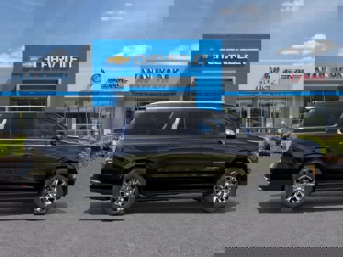 New 2026 Chevrolet Suburban Premier image 5